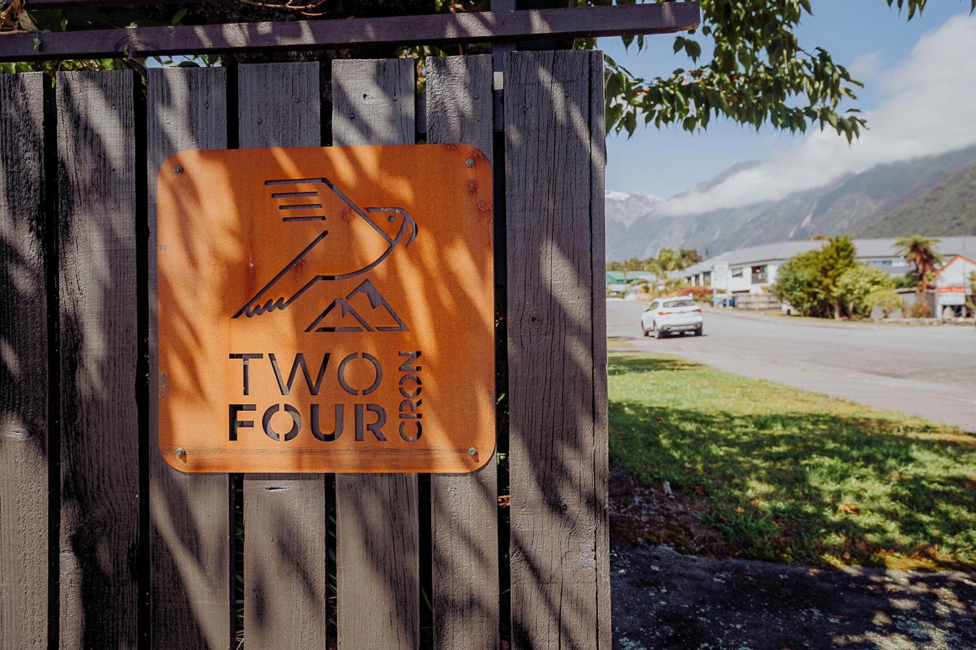 Two Four Cron Franz Josef Villa Kültér fotó